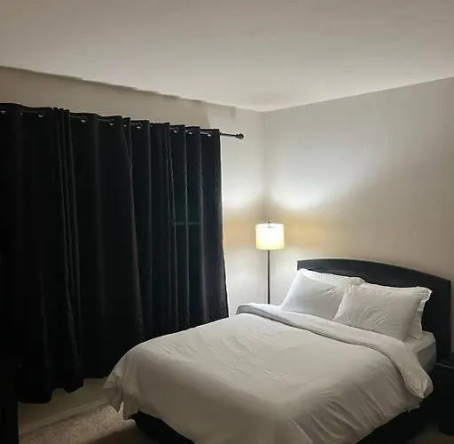 Comfy 2 Bed 2 Bath Paradise With Pool And Gym Apartment Phoenix