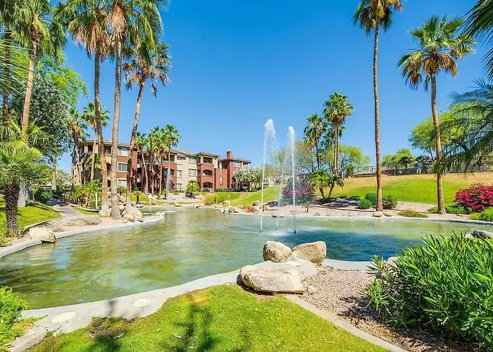 Comfy 2 Bed 2 Bath Paradise With Pool And Gym Apartment