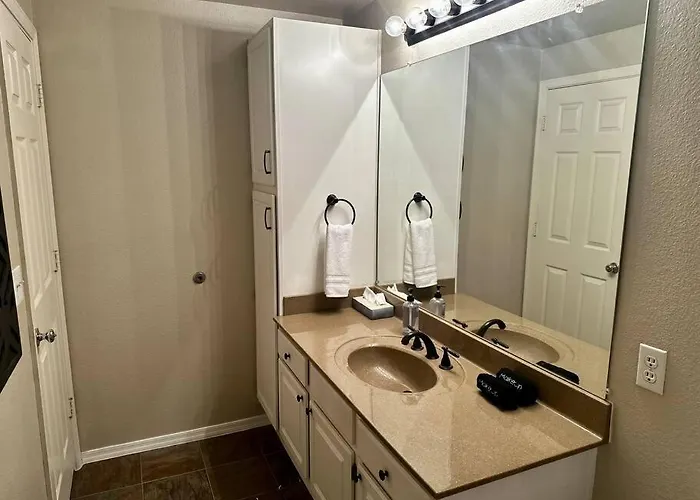 Apartment Comfy 2 Bed 2 Bath Paradise With Pool And Gym *